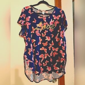 3x, Eye Candy, navy blue, butterfly print, "Love", split side, high-low tee